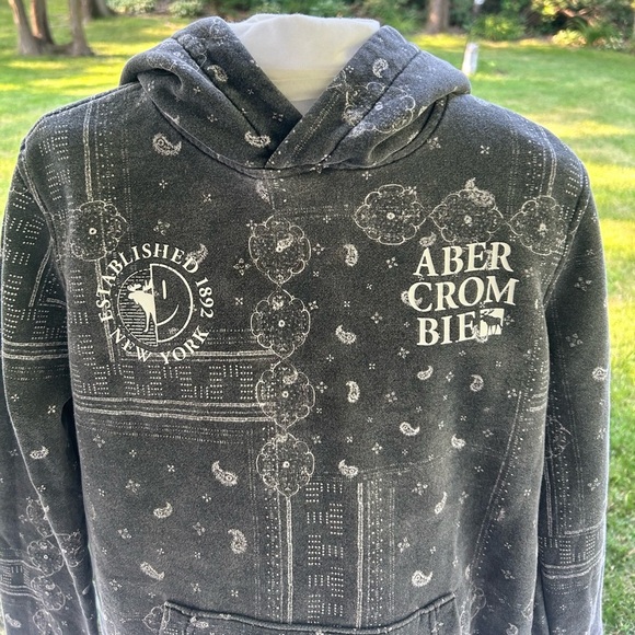 Abercrombie & Fitch Black/white Graphic Hoodie - Picture 2 of 5